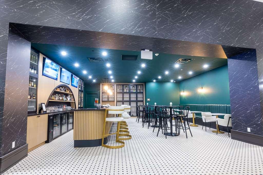 Hotel Doubletree By Hilton Calgary North Restaurant foto